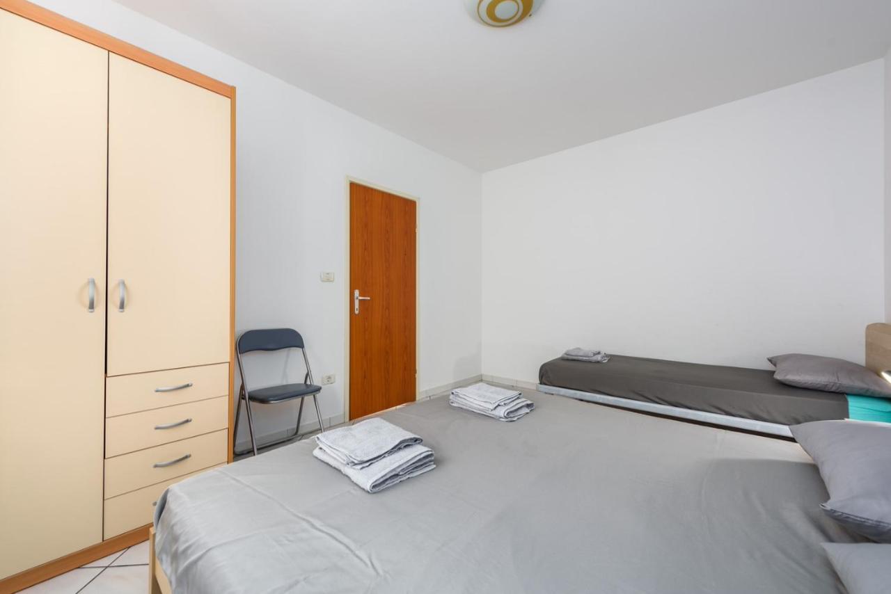Lucrezia House With Apartments Lovrečica Extérieur photo