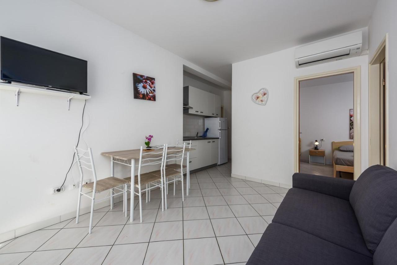 Lucrezia House With Apartments Lovrečica Extérieur photo