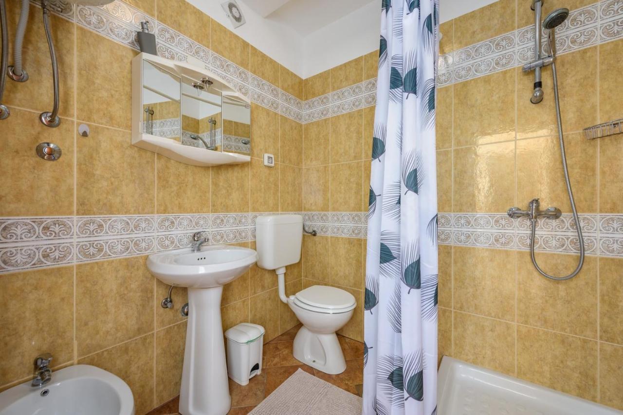 Lucrezia House With Apartments Lovrečica Extérieur photo